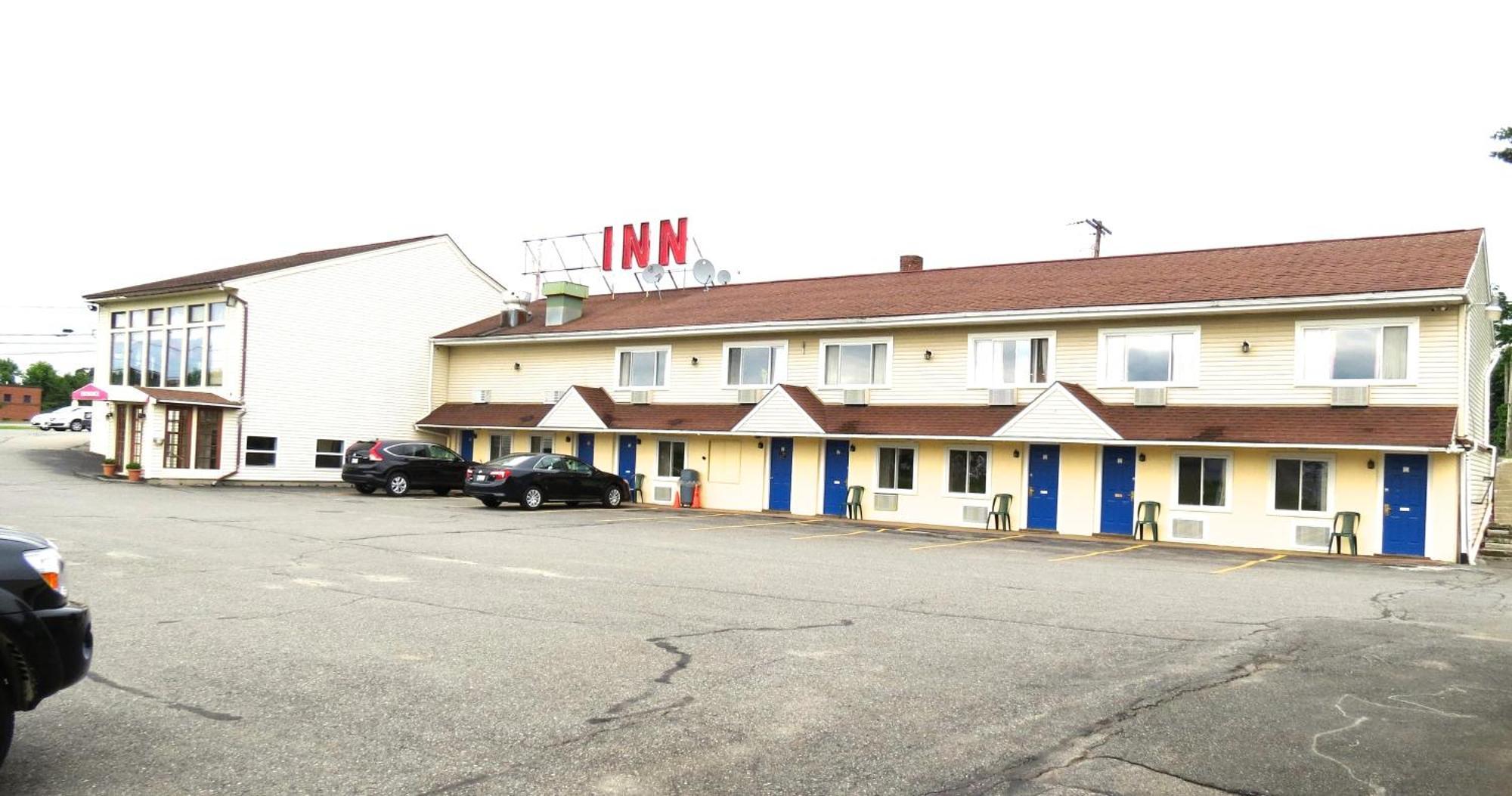 Budget Host Airport Inn Waterville Exterior photo