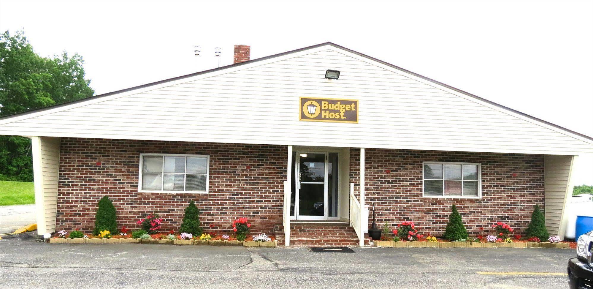 Budget Host Airport Inn Waterville Exterior photo